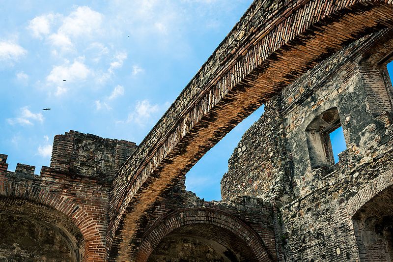 For over 300 years the flat arch in Casco Viejo was held without using metal as a support