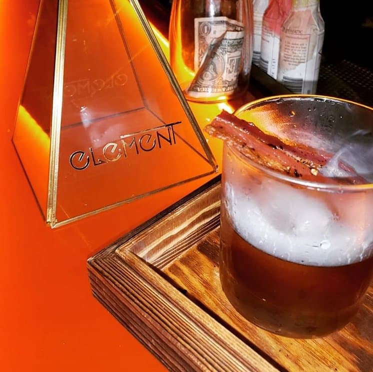 Special cocktail is the "Time Machine" inspired by Jules Verne at Element Bar Casco Viejo