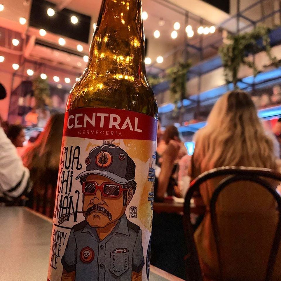 Fonda Lo Que Hay offers craft beer options like Cerveceria Central, which is a Panamanian brewery 
