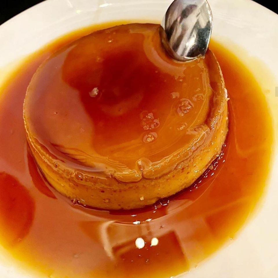 Flan of the house at Fonda Lo Que Hay