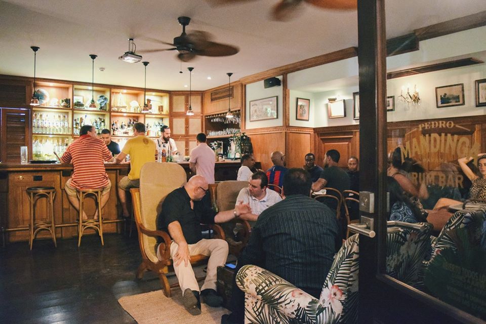 Arrive early to enjoy the happy hour in Pedro Mandinga Rum Bar until 7 p.m. 
