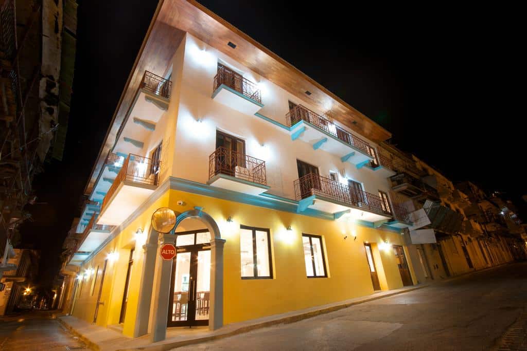 Tantalo Hotel is located on the corner of Calle 8 east with Avenida B