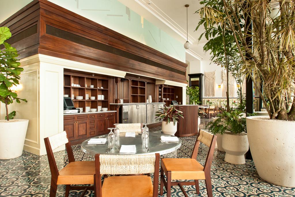 Table of The Dining Room restaurant of  American Trade Hotel in Casco Viejo