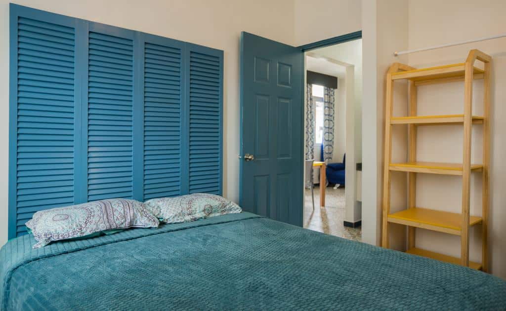 bedroom of apartment 1A in Flor de Lirio Casco Viejo 