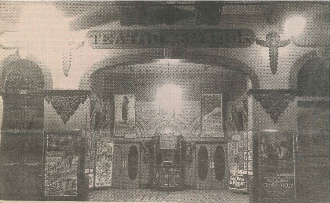 Vintage photo of Teatro Amador when it was a movie theater 