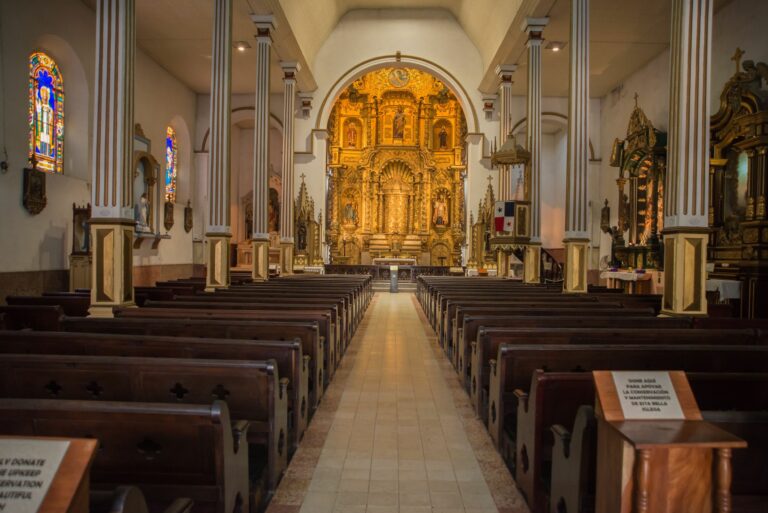 Impresionante Altar de Oro en la Iglesia San José - Panama Casco Viejo