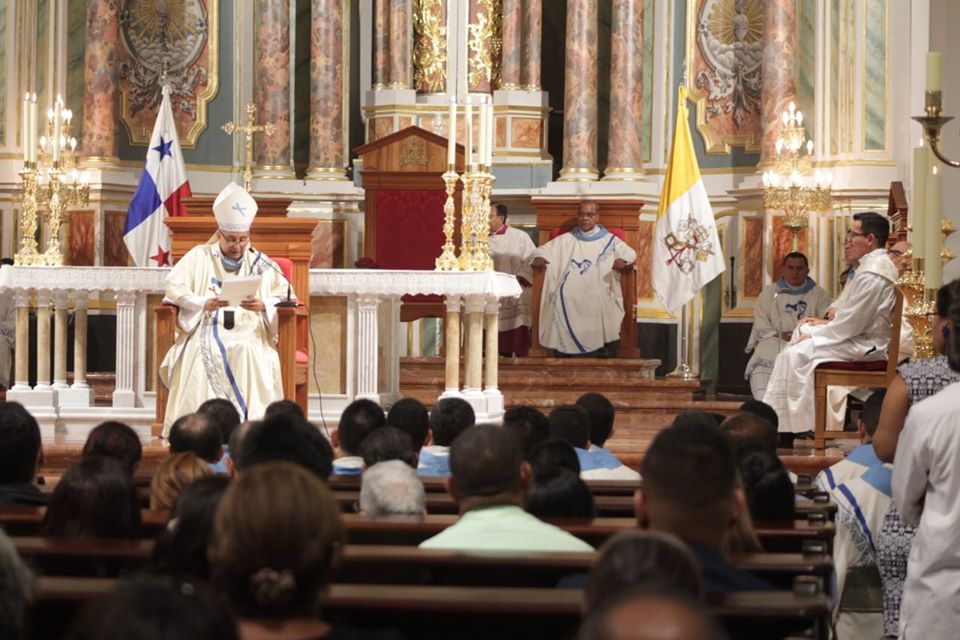 Jose Domingo Ulloa, metropolitan archbishop of Panama, giving mass in the Santa Ana Church during World Youth Day (WYD)