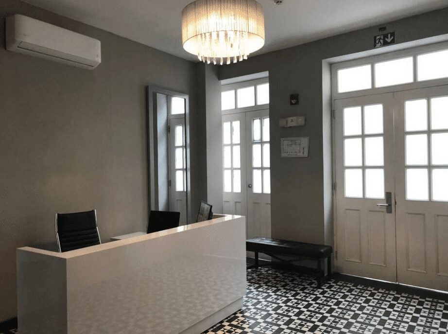 Casa Franco, Apartamentos de Alquiler por la Plaza Santa Ana Panama Casco Viejo Los huéspedes de Casa Franco podrán ingresar en la recepción, abierta las 24 horas.