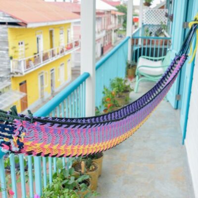 Flor de Lirio, 2 Apartamentos con Impresionante Arquitectura Caribeña en el Casco Viejo