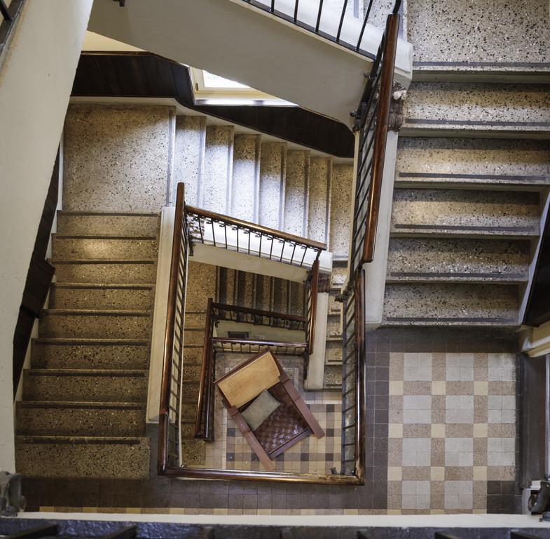 Escaleras del Hotel Las Clementinas en Casco Viejo