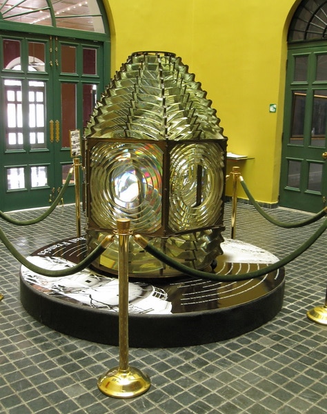 faro frances en el Museo del Canal Interoceánico de Panamá