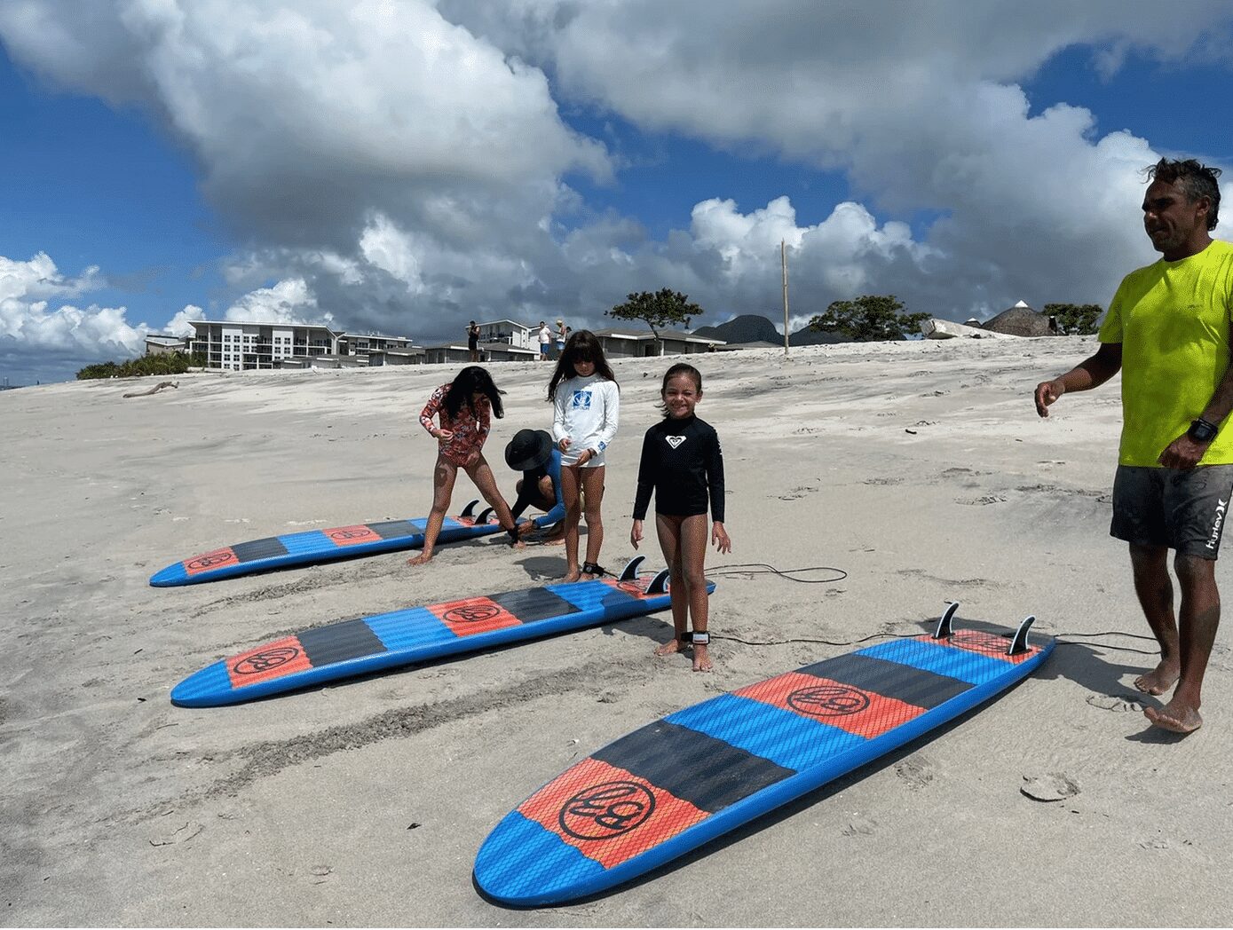 Clase de Surf y Día de Playa en Playa Caracol Panama Casco Viejo Clase de Surf y Día de Playa en Playa Caracol - Imagen 8