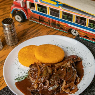 Restaurante Los del Barrio, ¡Una Auténtica Experiencia de San Felipe!