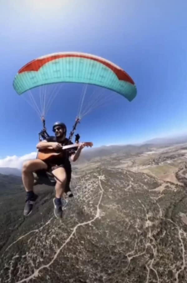 Paragliding in Panama - Image 5