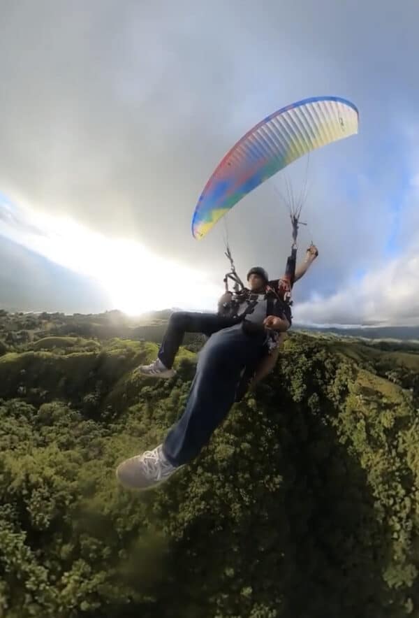 Paragliding in Panama - Image 7